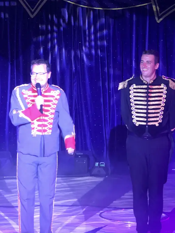 Schule Huglfing Zirkus Erwachsene