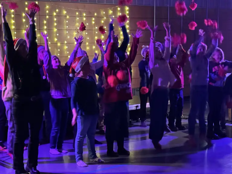 Schule Aktuelles Weihnachtsamarkt Aufführung Tanz