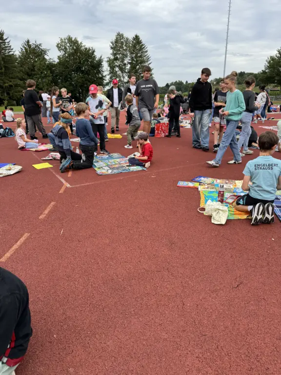 Schule Hugfling Aktuelles Bücherflohmarkt Verkauf