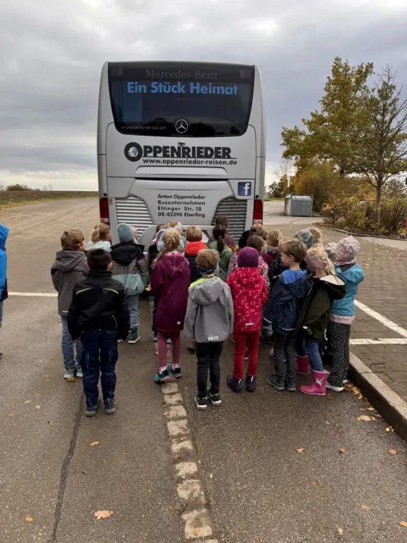 Schule Hugfling Aktuelles Bustraining toter Winkel hinten