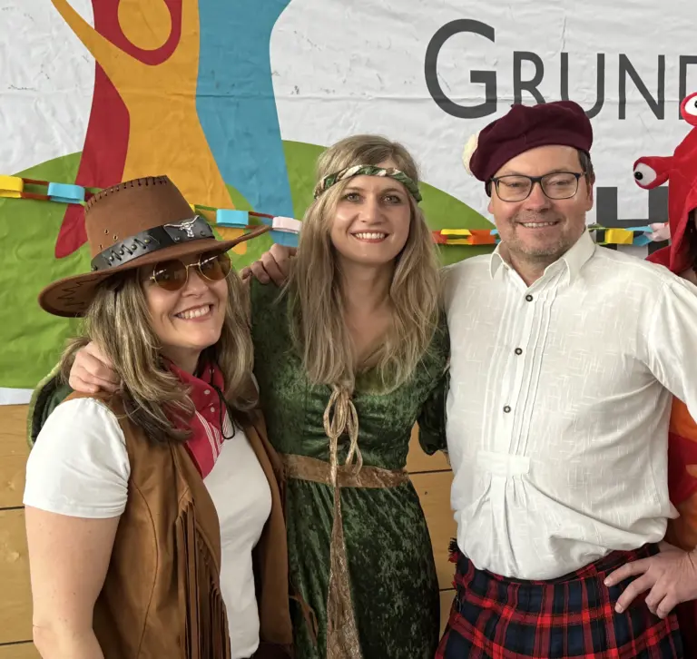 Schule Hugfling Aktuelles Fasching Lehrer Schulleiter