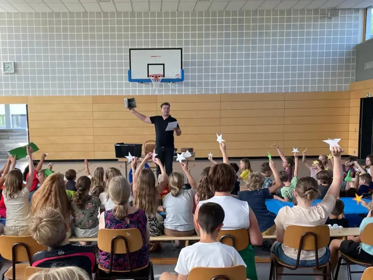 Schule Hugfling Aktuelles Lesung Stern 2