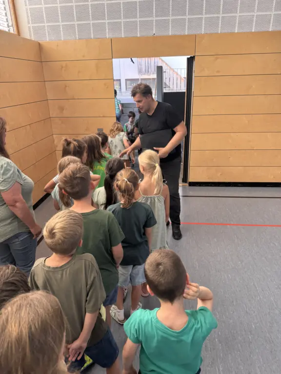 Schule Hugfling Aktuelles Lesung verabschieden