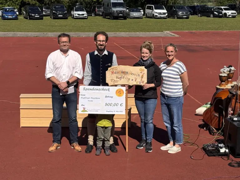 Schule Hugfling Aktuelles Musiktag Spendenübergabe