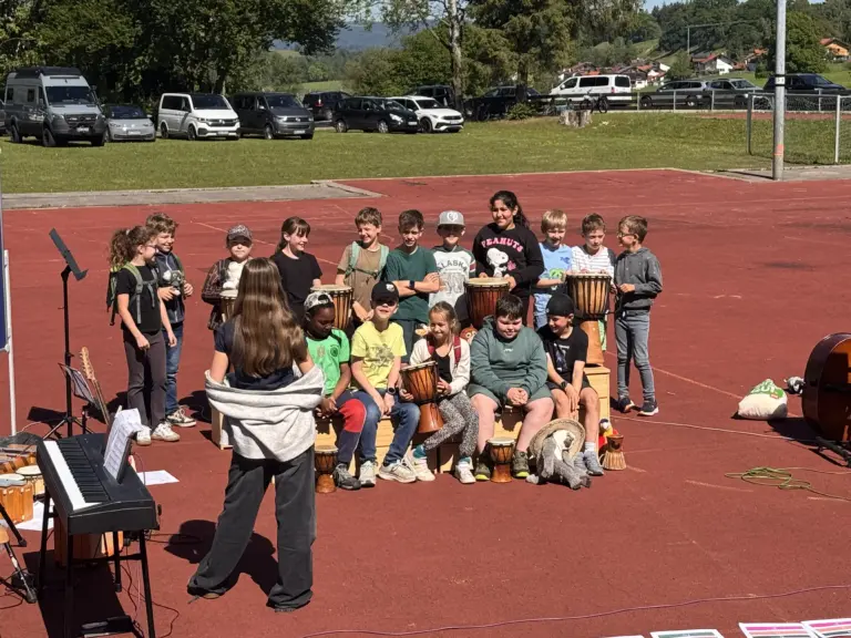 Schule Hugfling Aktuelles Musiktag Trommeln