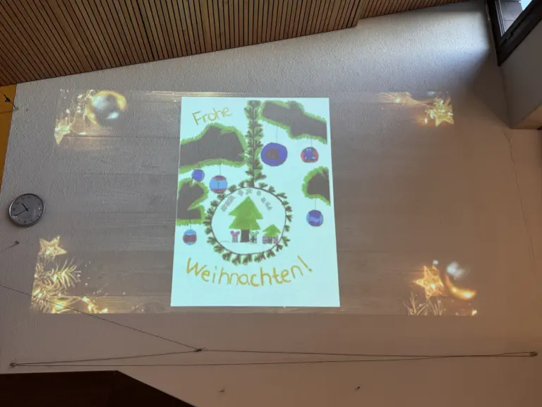 Schule Hugfling Aktuelles Weihnachtsmartk Beamer