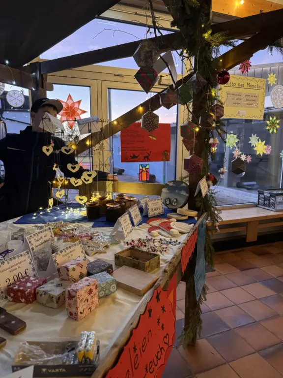 Schule Hugfling Aktuelles Weihnachtsmartk Stand 2