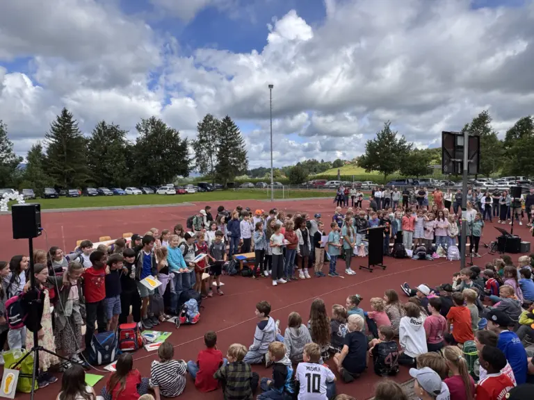 Schule Huglfing Aktuelles Abschied 4. Klassen Schulversammlung 2
