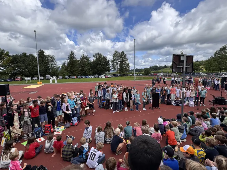 Schule Huglfing Aktuelles Abschied 4. Klassen Schulversammlung 3