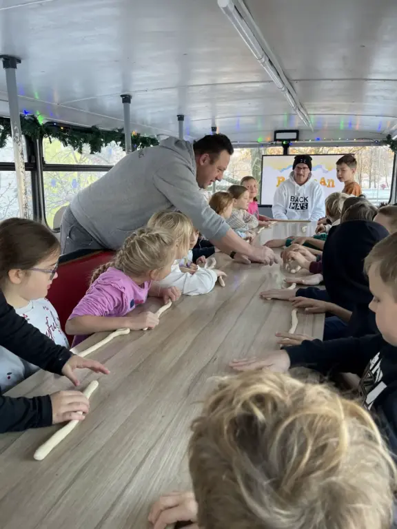 Schule Huglfing Aktuelles Backbus Teigrollen