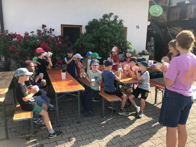 Schule Huglfing Aktuelles Bauernhof Butterschütteln 2c Frau Dittrich