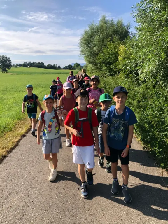 Schule Huglfing Aktuelles Bauernhof Hinwanderung 2c