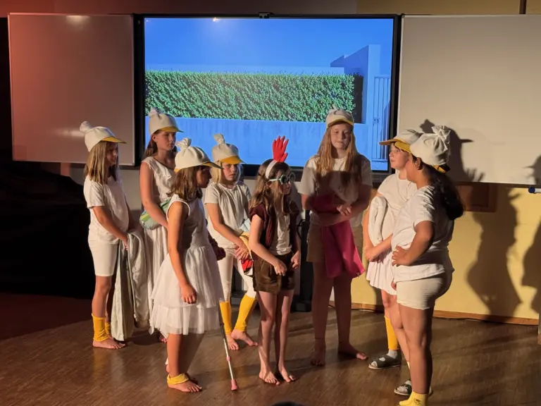 Schule Huglfing Aktuelles Der große Platsch Enten mit Huhn