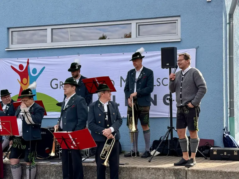 Schule Huglfing Aktuelles Dirndl Lederhosentag Ansprache Schulleitung