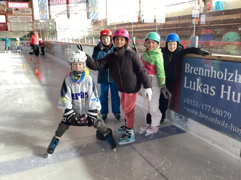 Schule Huglfing Aktuelles Eislaufen Eishockeyausrüstung