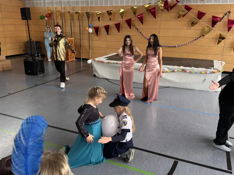 Schule Huglfing Aktuelles Fasching Ballonwettkampf