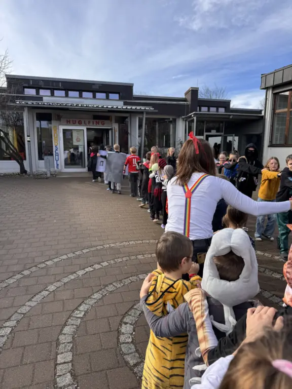 Schule Huglfing Aktuelles Fasching Plonaise 5