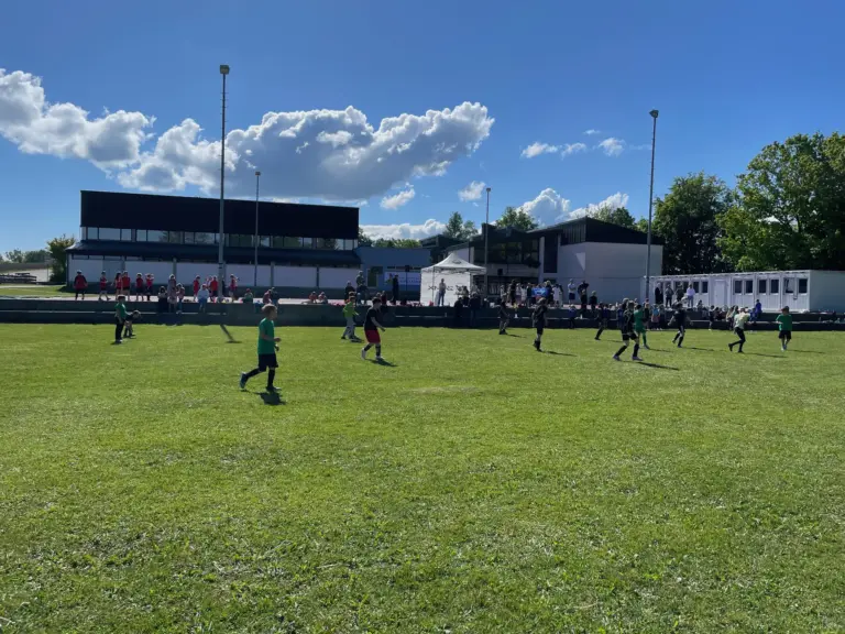 Schule Huglfing Aktuelles Fußballturnier Zuschauer