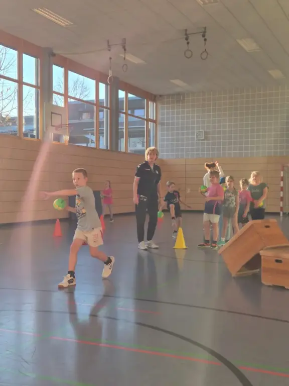 Schule Huglfing Aktuelles Handballtraining 2