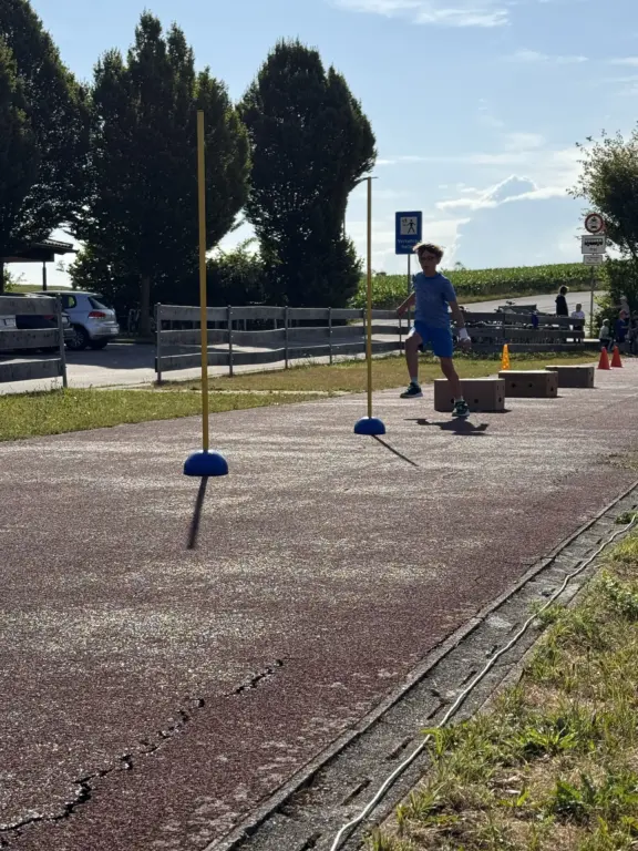 Schule Huglfing Aktuelles Leichtathletikwettbewerb Grundschule Hindernislauf2