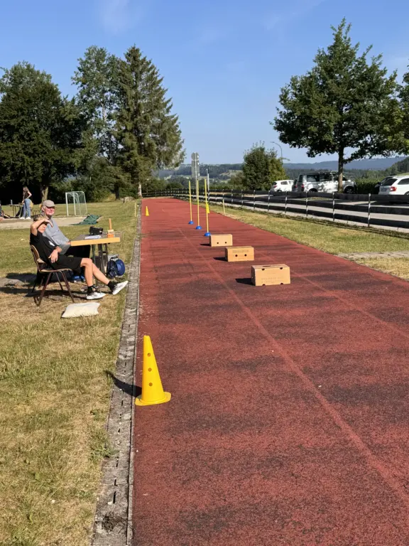 Schule Huglfing Aktuelles Leichtathletikwettbewerb Grundschule Laufbahn