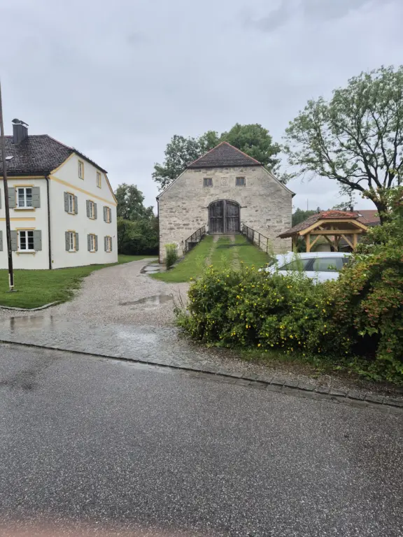Schule Huglfing Aktuelles Ortsgeschichte Auffahrt
