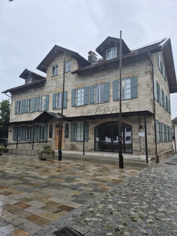 Schule Huglfing Aktuelles Ortsgeschichte Bürgersaal2