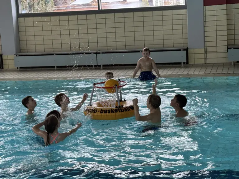 Schule Huglfing Aktuelles Schwimmbad Wasserball
