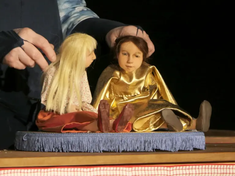 Schule Huglfing Aktuelles TheaterbesuchMurnau Goldmarie Pechmarie