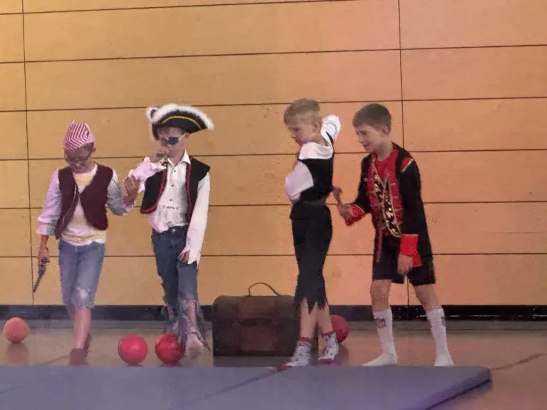chule Huglfing Aktuelles Piratenaufführung Angriff