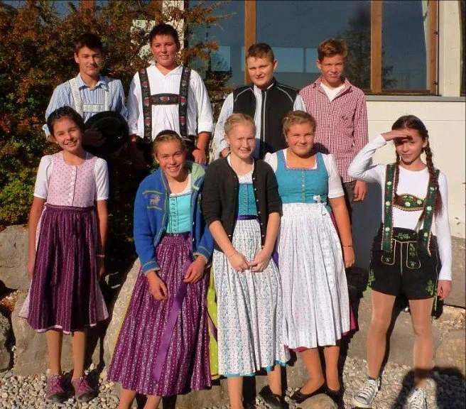 dirndl und lederhosentag